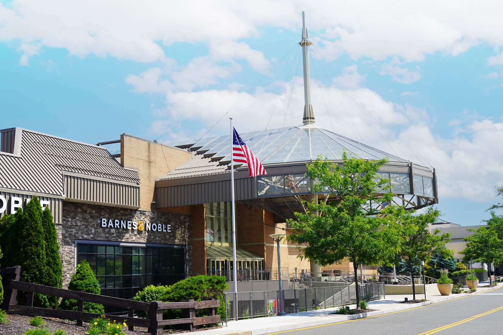 danbury-mayfair_square-1